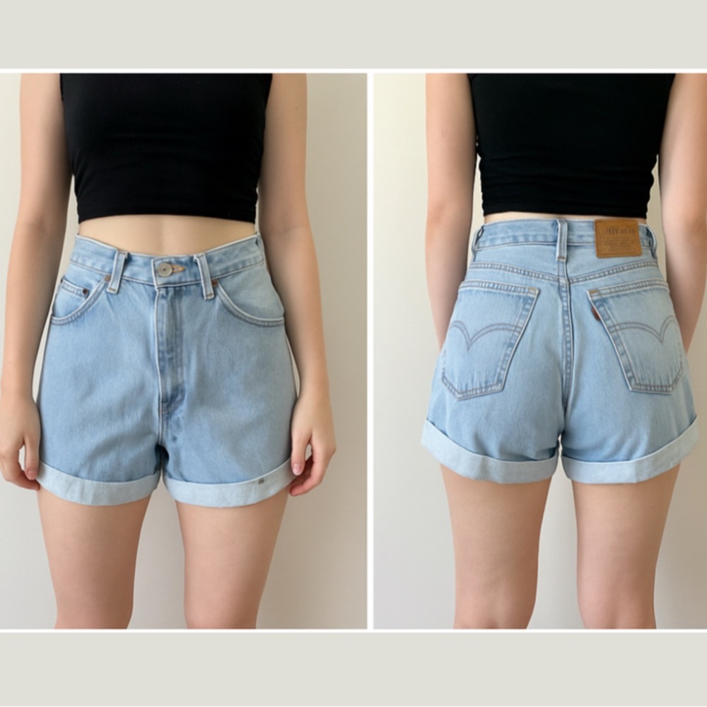 Vintage Levi’s 90’s Cuffed Shorts Blue, 26 (Vintage Jr. Size 7)